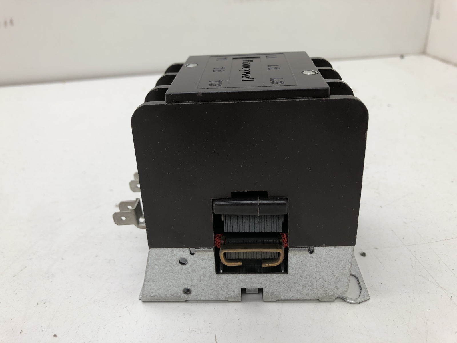 HONEYWELL R8214 G 1140 3-POLE CONTACTOR