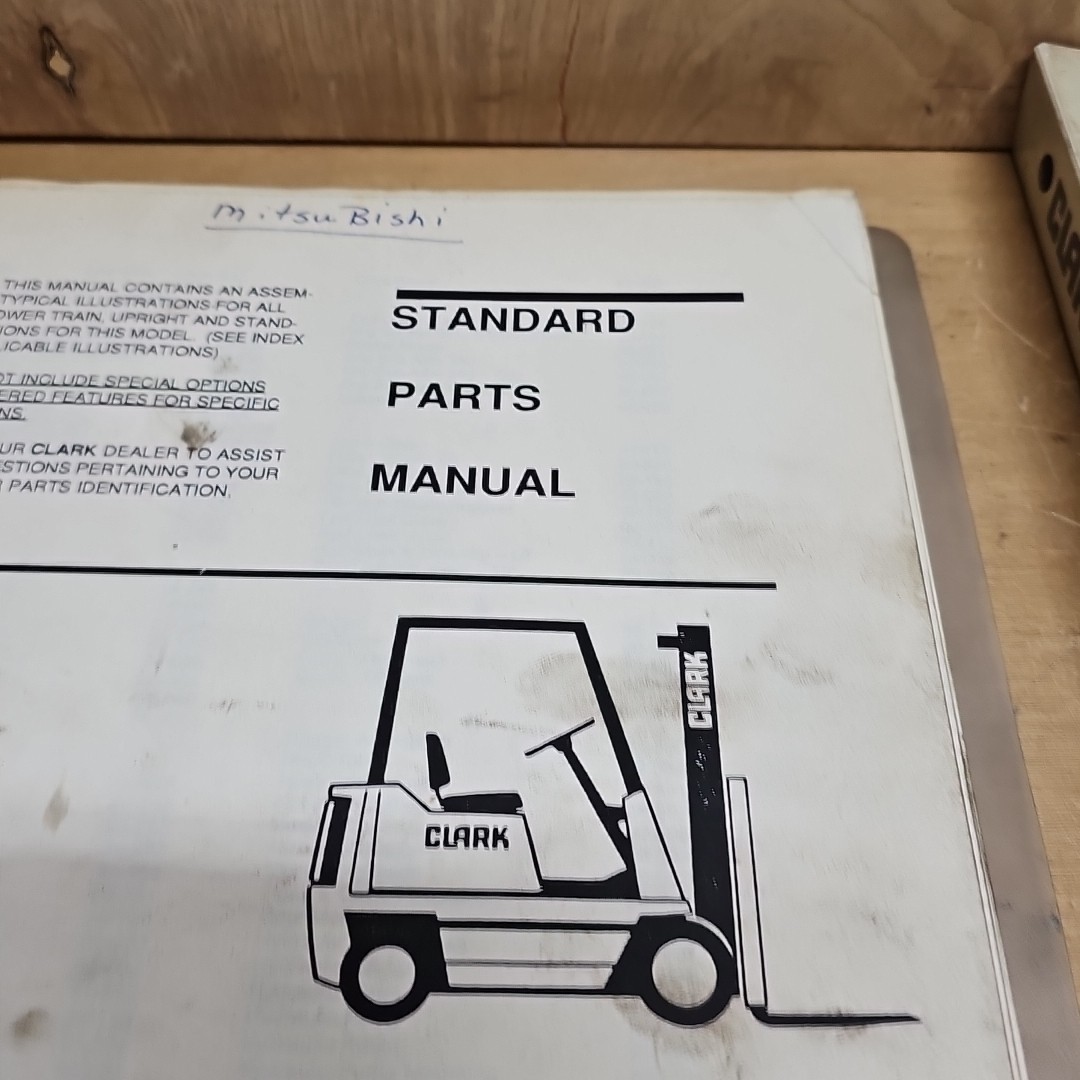 CLARK EQUIPMENT Service & Parts Manual SM547 G127 In Clark Binders VGC