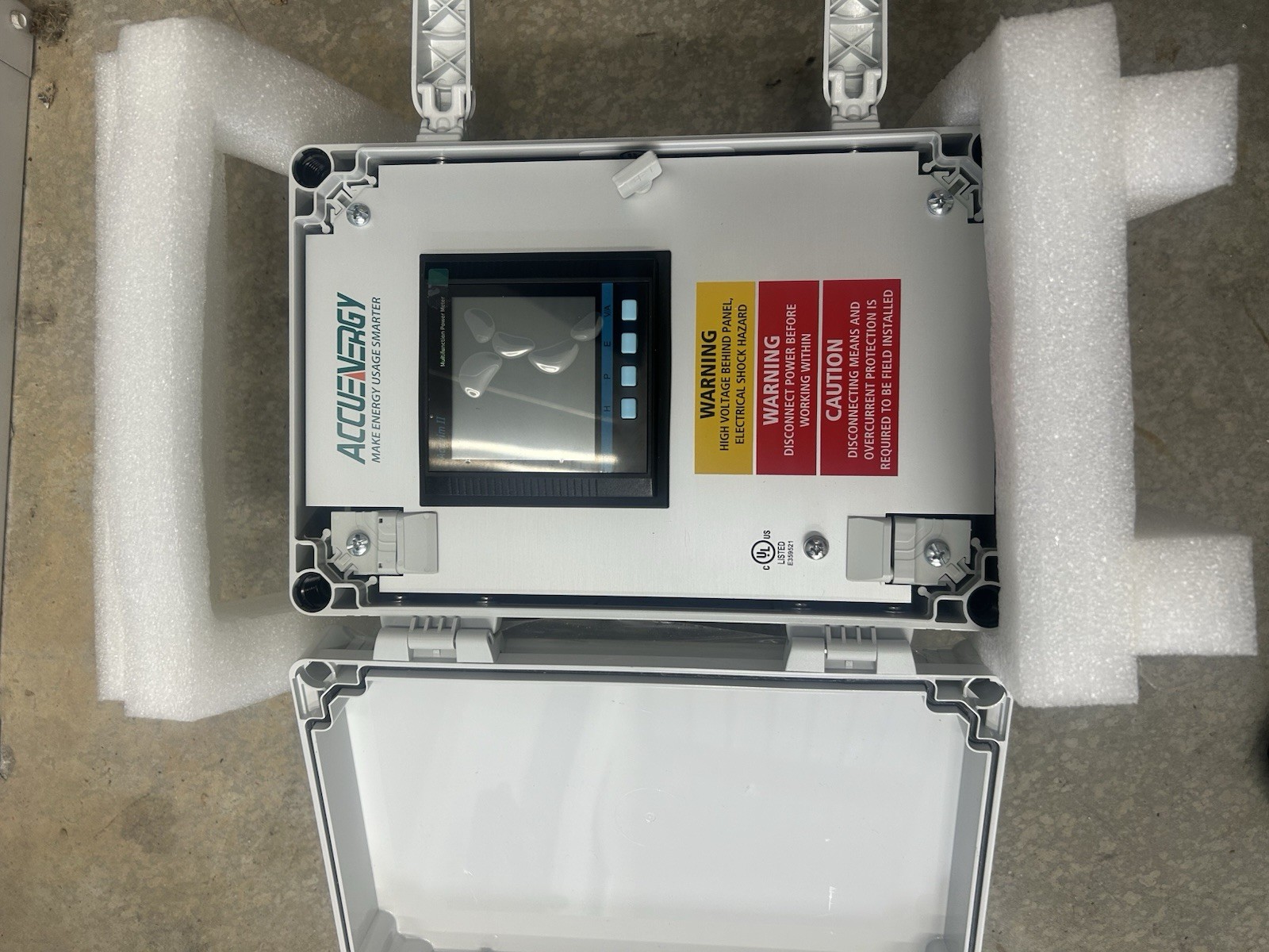 AcuPanel 9104X with integrated Acuvim IIR-60-RCT-P1 +AXM-WEB-PUSH-NEW.