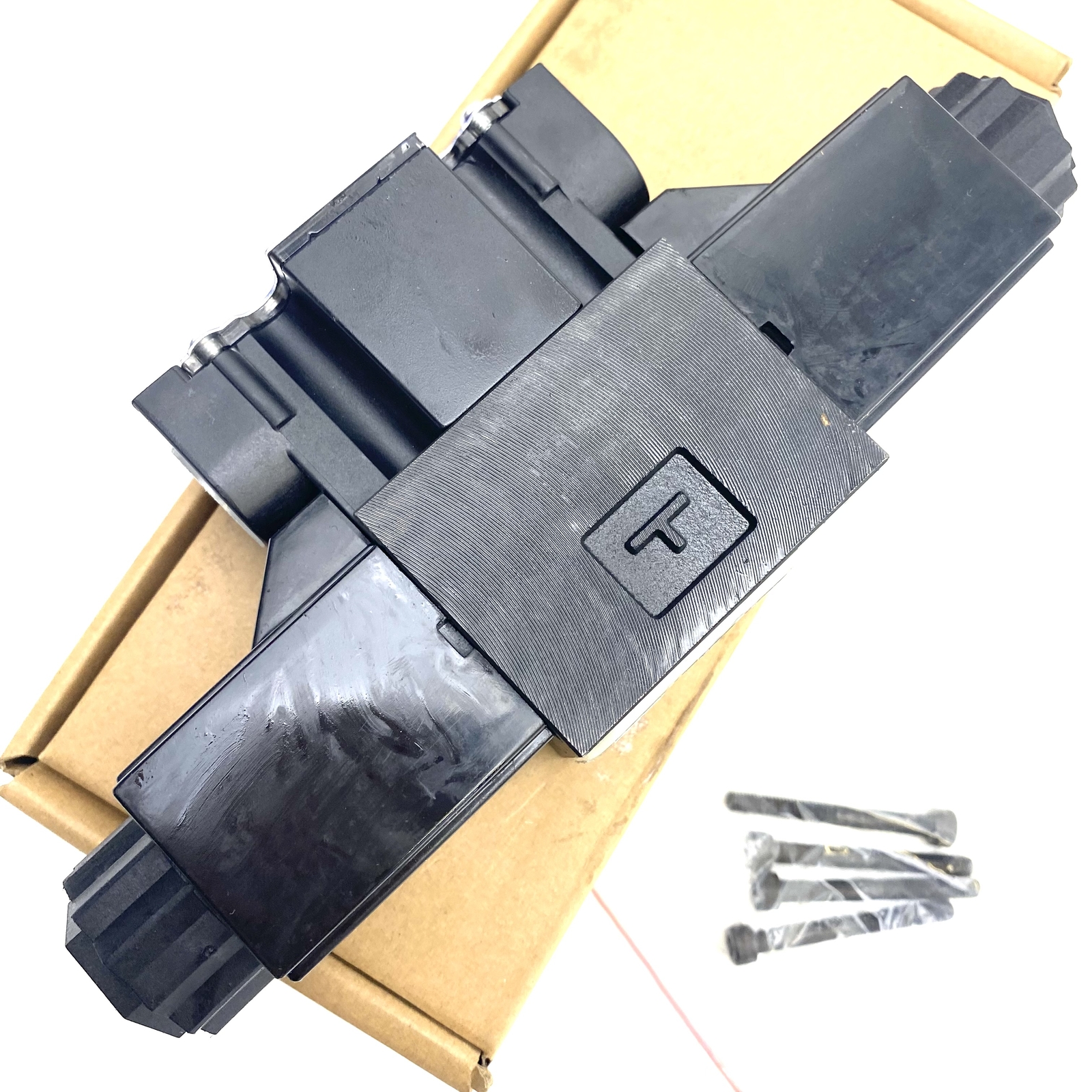 Directional Control Valve Pro-Active Fluid Power DG4V-3S-6C-M-FTWL-B5-60