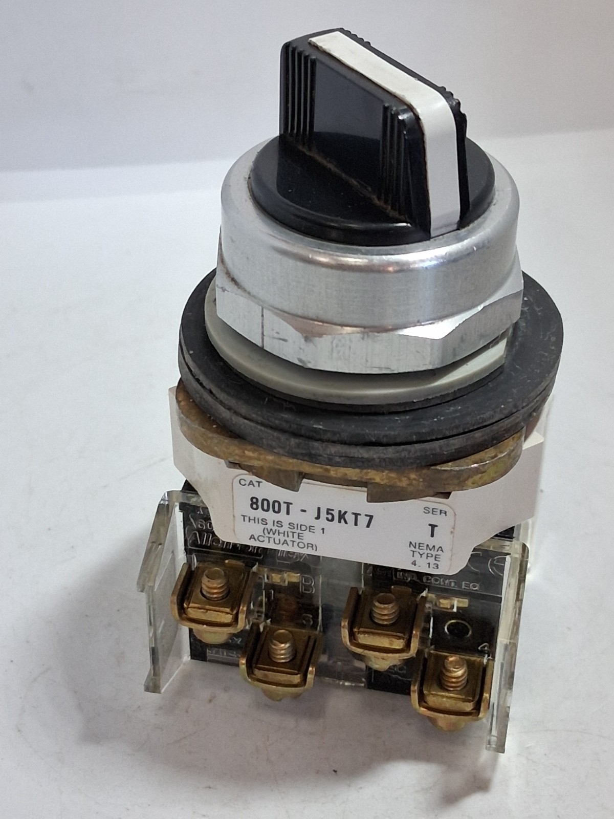 ALLEN BRADLEY 800T-J5KT7B SELECTOR SWITCH 2NO/2NC 3 POS SP RET FROM RIGHT SE T