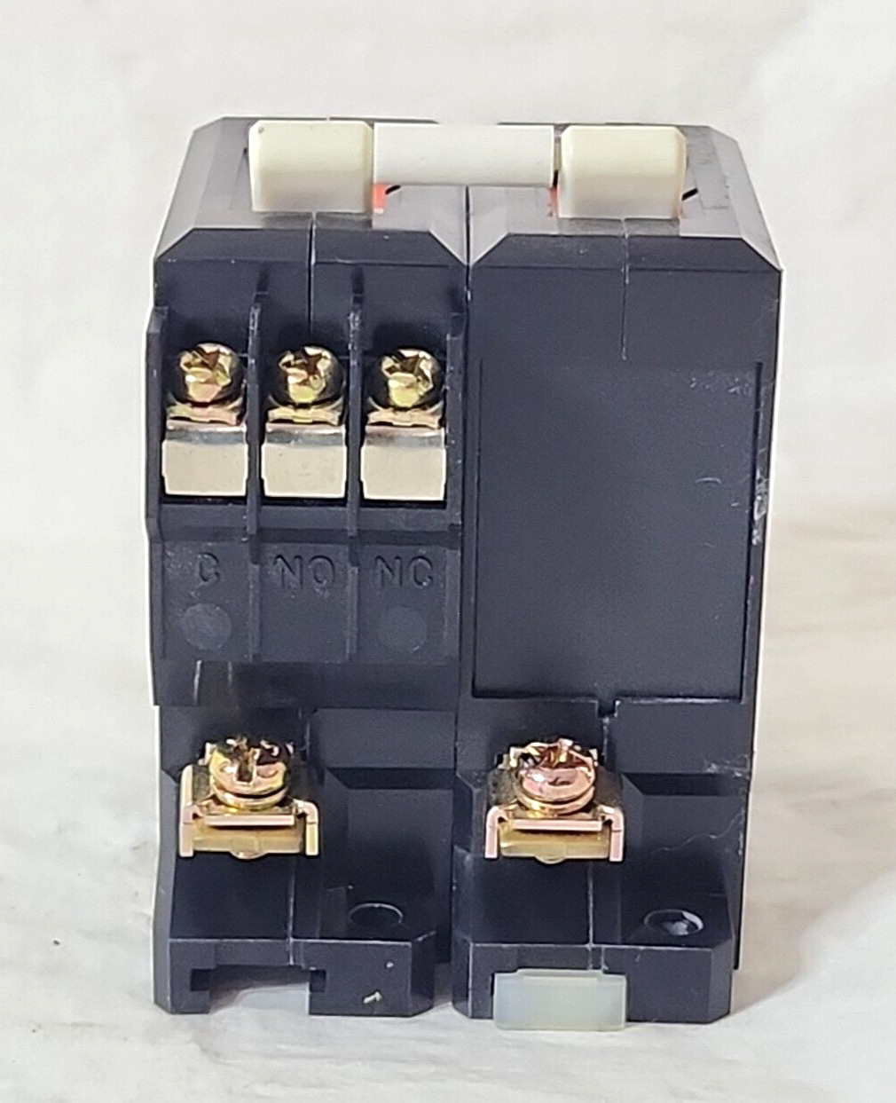 IDEC Izumi NRC211L 7A 2-Pole Circuit Breaker Max V 250V NRC 211L *New*