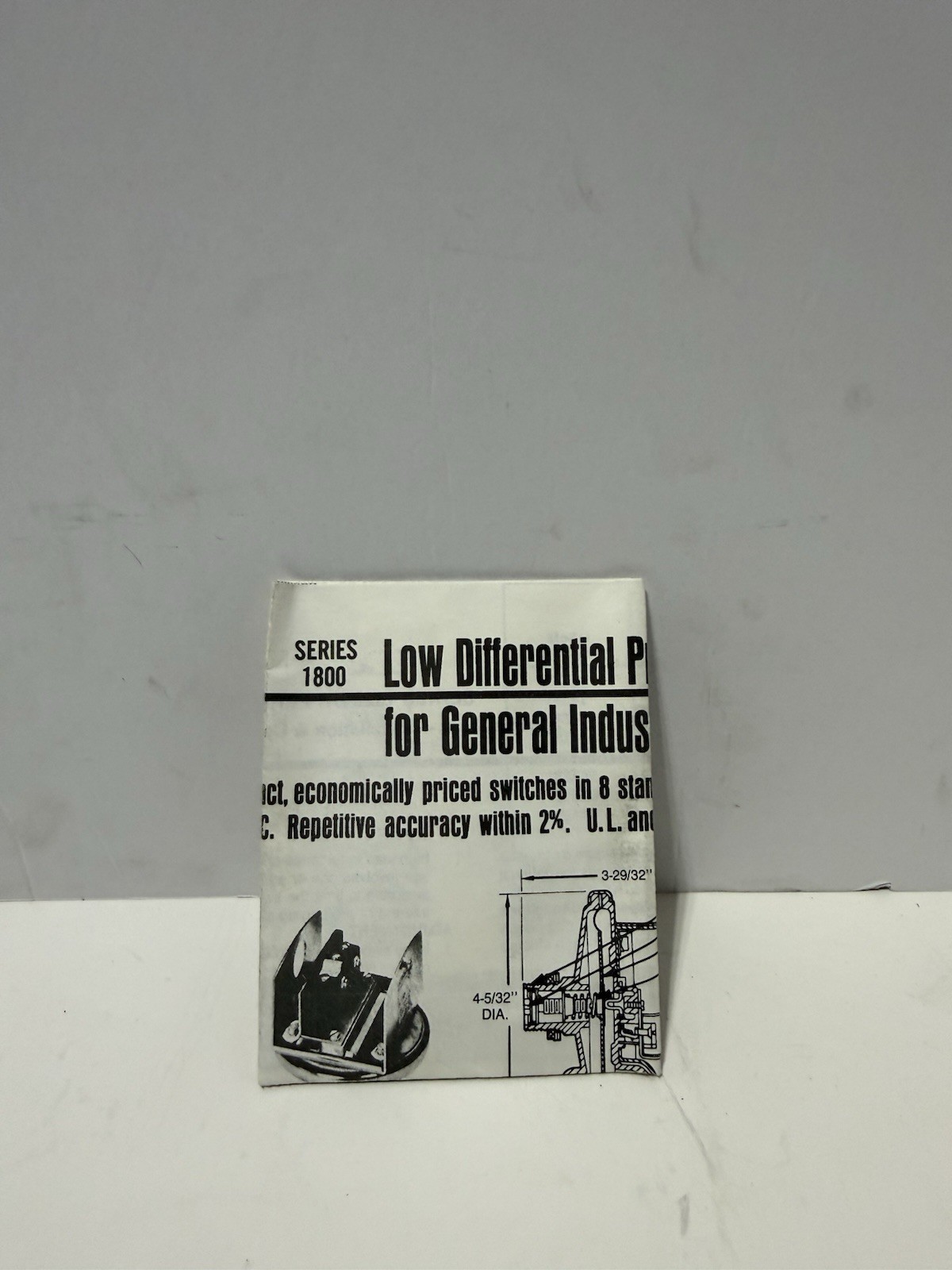 DWYER 1823 Low Differential Pressure Switch Max Pressure 10PSI NEW OPEN BOX