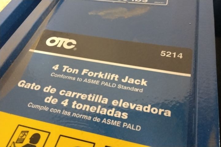 OTC 5214 4 Ton Load Capacity 28-3/4 In Maximum Lift Forklift Jack