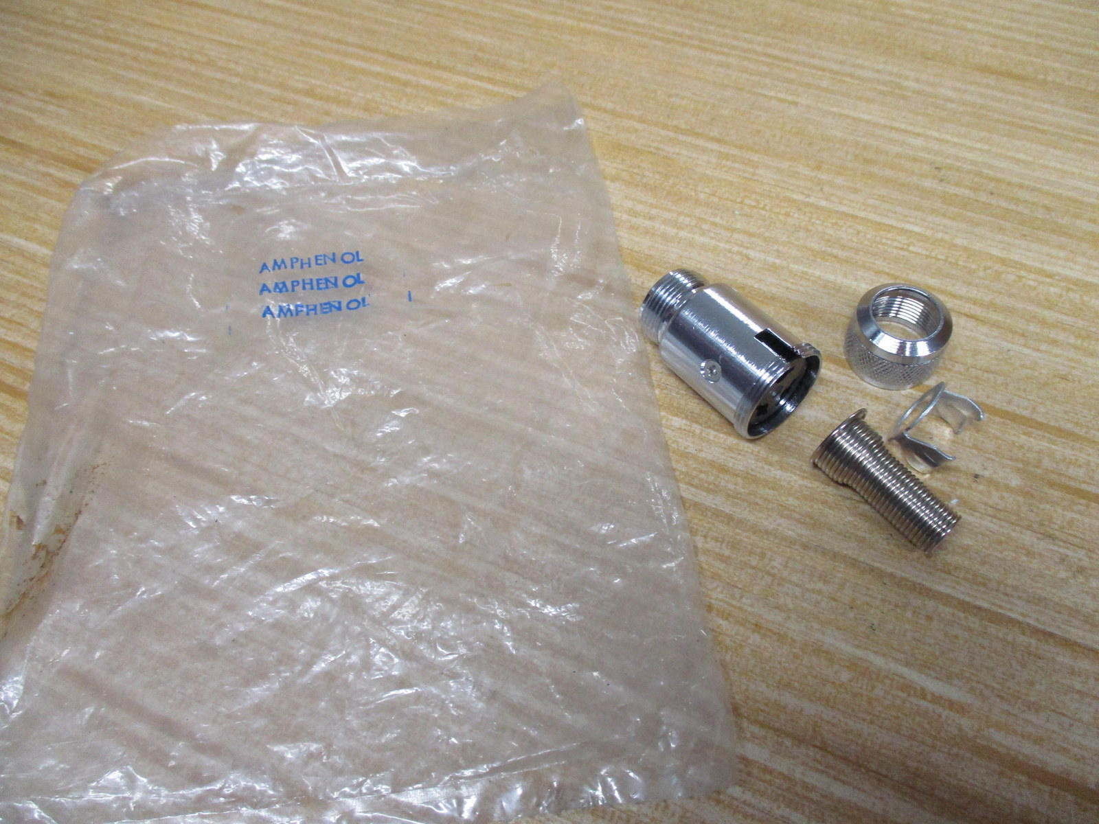 Amphenol 91-MC3F Female Microphone Connector 91MC3F