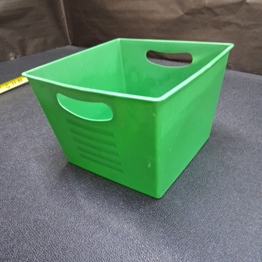 Pair of 10″ x 10″ x 7″ Plastic Green 2-Handle Square Storage Trays Boxes Bins