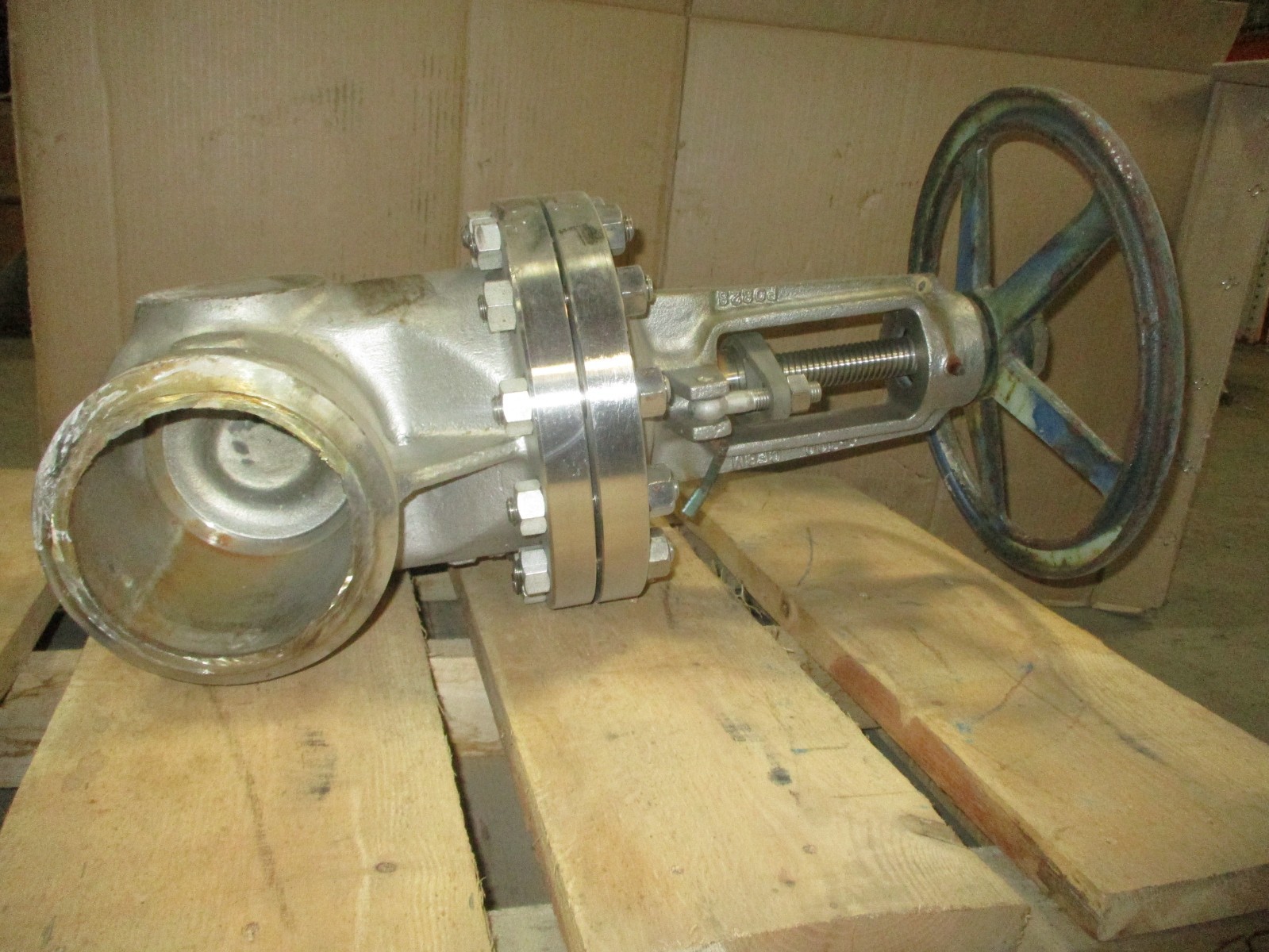 New Open Box WM Powell FIG 2467 Body Disk CF8M B16.34 CL.300 SS Valve 53423NADC