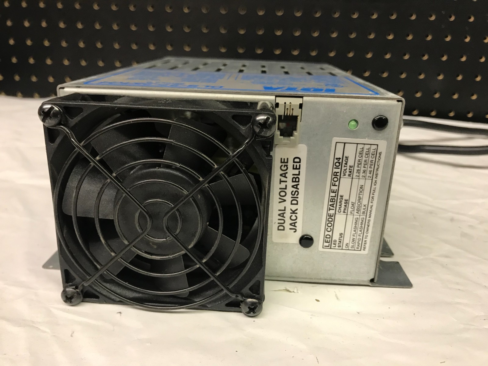 Nonworking IOTA DLS-27-25/IQ4 4-Stage 24V Battery Charger 27VDC 25A AS-IS
