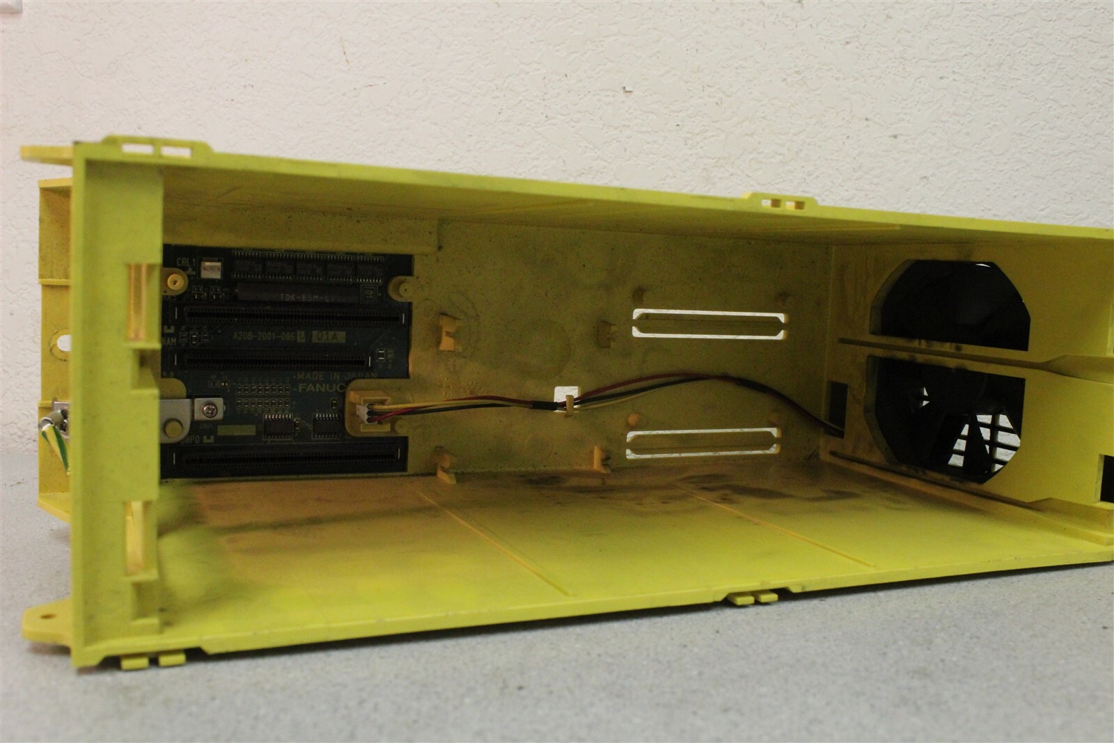 Fanuc A05B-2316-C107 2-Slot Back Plane E98206177 *FREE SHIPPING*