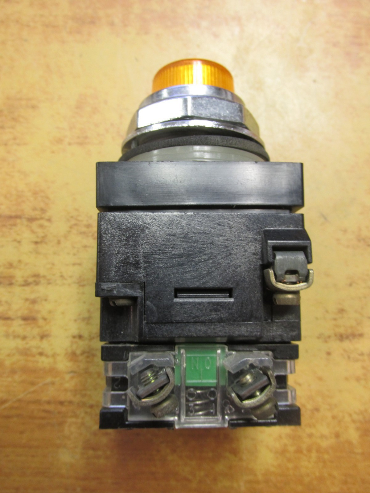 GE PUSH BUTTON TRANSFORMER UNIT 120V, CAT# CR104PXG22 .. VI-152