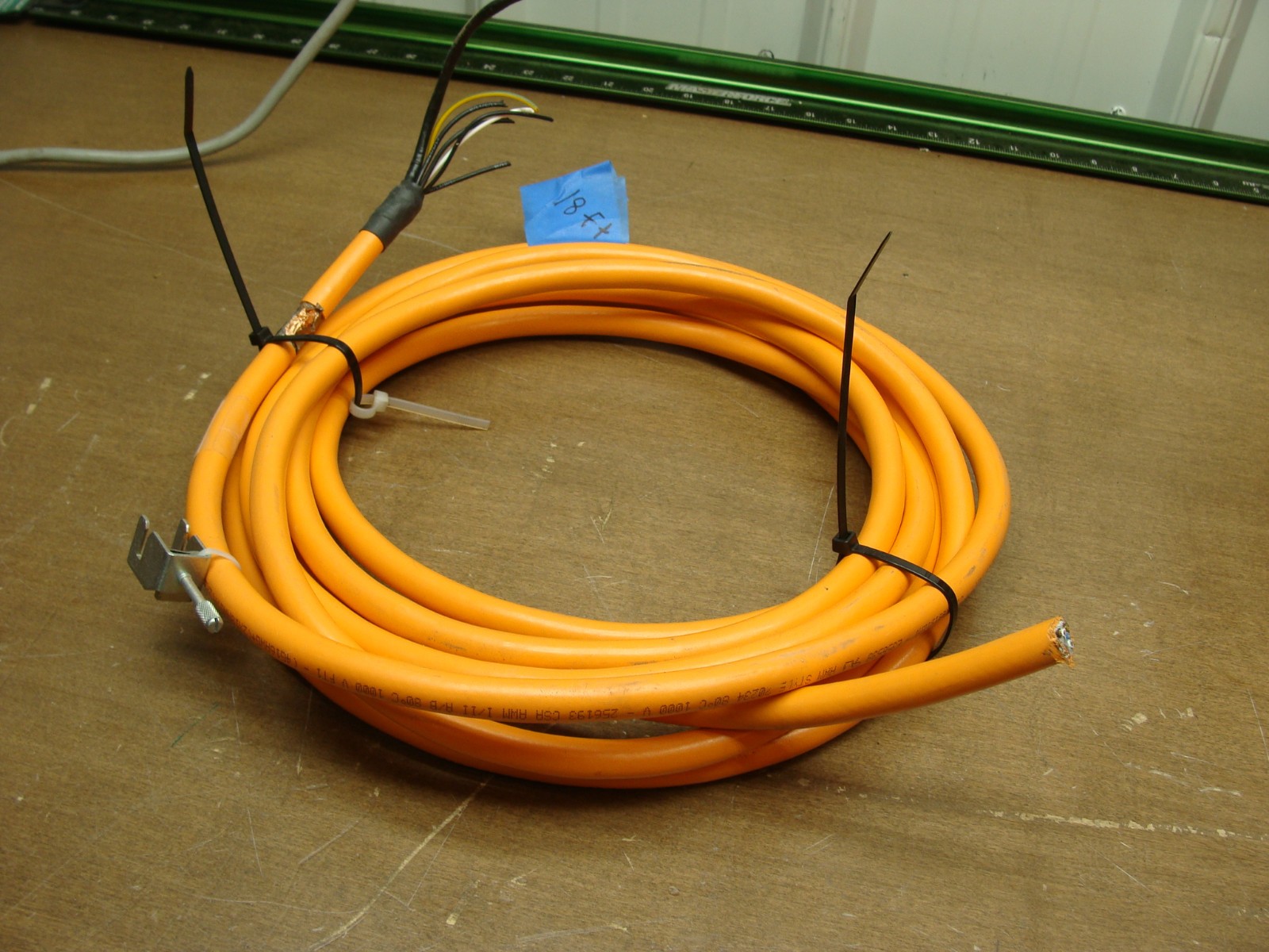 KOLLMORGEN HYBRID SERVO CABLE AKD CCJ1A2-015-006-00 HIPERFACE DSL/SFD3 240V 6A