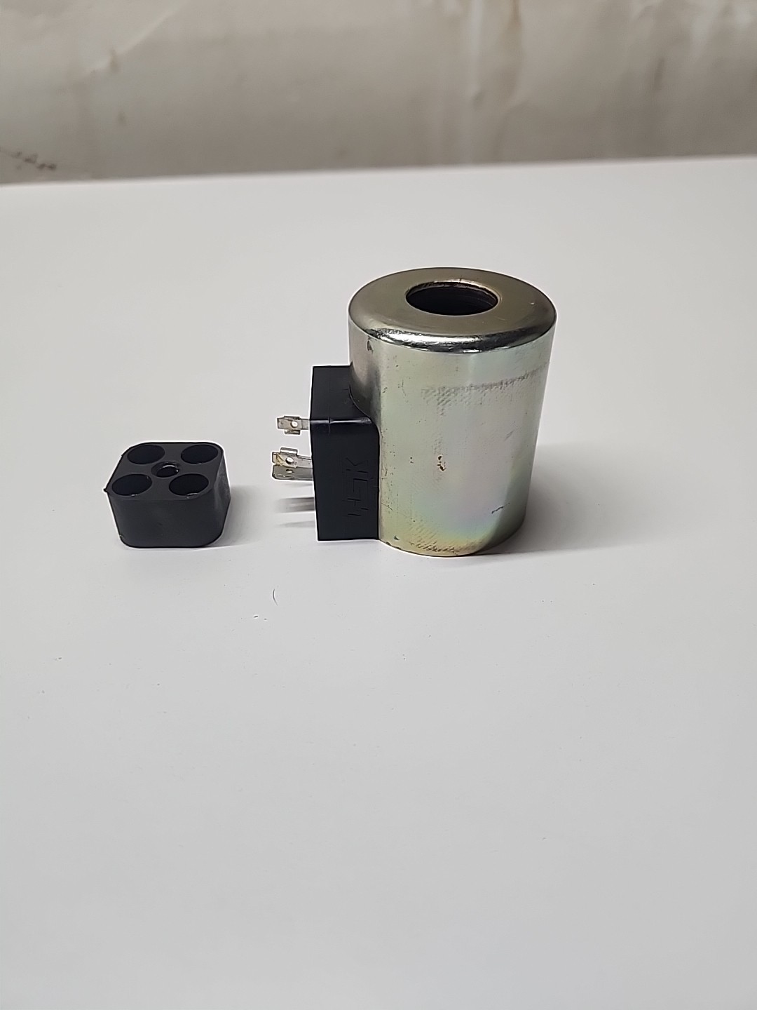 Lisk 24 VDC 24 WATT Coil 1301527 ** USED **