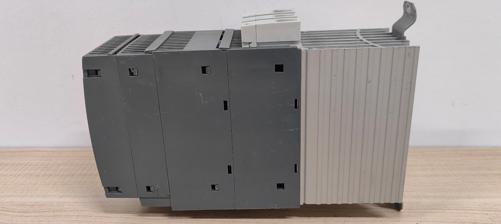 EUROTHERM 7100A 63A/220V/SELF/XXXX/NONE/PA/XXXX/4MA20/ENG/YES/V2/XXXX/DLF/SWIR