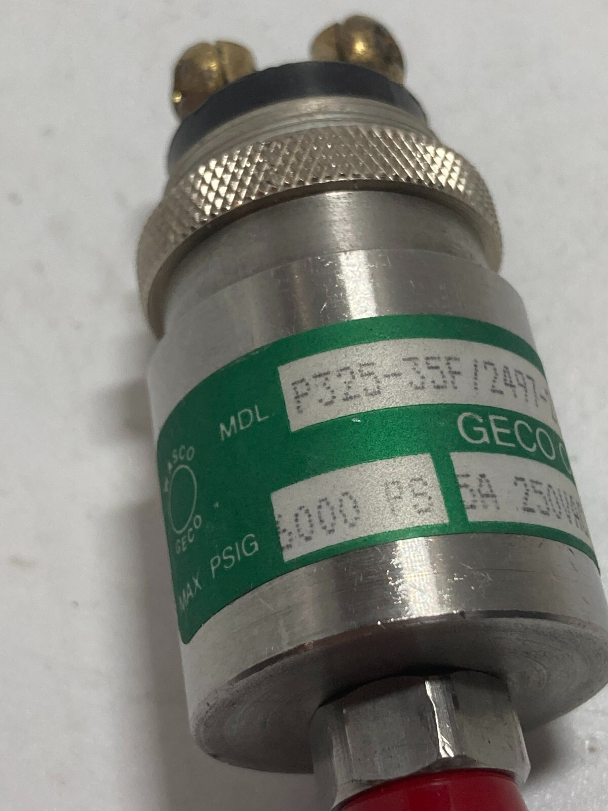 GECO CORP. P325-35F/2497-2 PRESSURE SWITCH 1/8IN 3000psi 250VAC NNB
