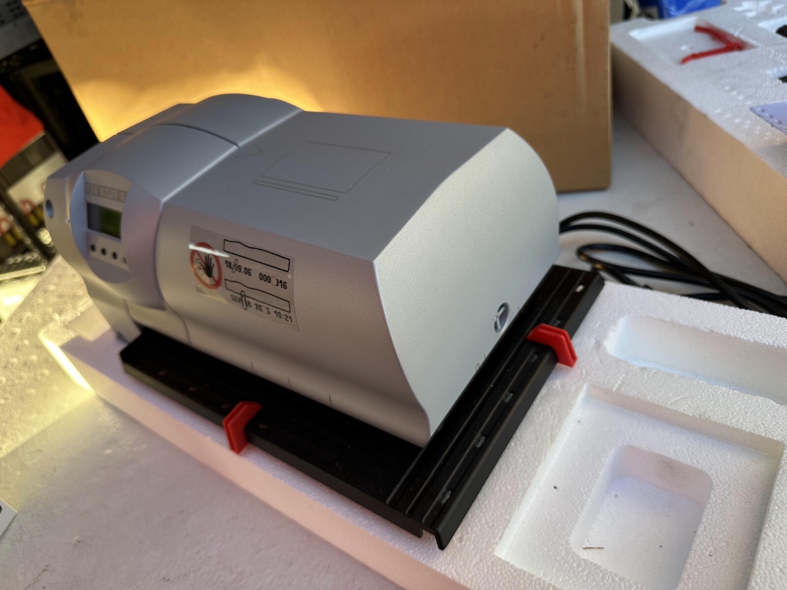 Reiner 880 electronic stamp with Genuine Ribbon Cartridge. Fast free shipping
