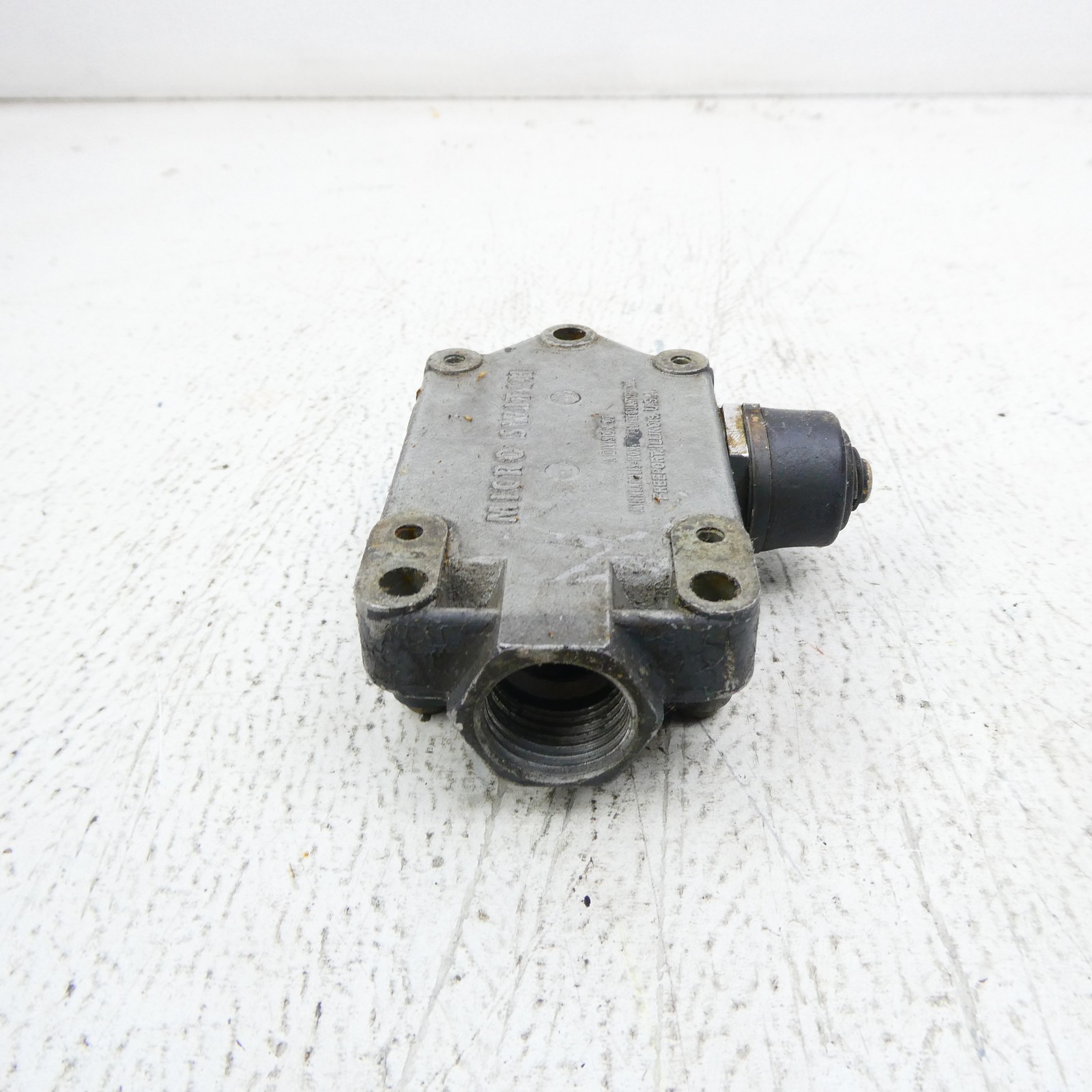 MICRO SWITCH BAF1-2RN 480VAC 20A UNMP