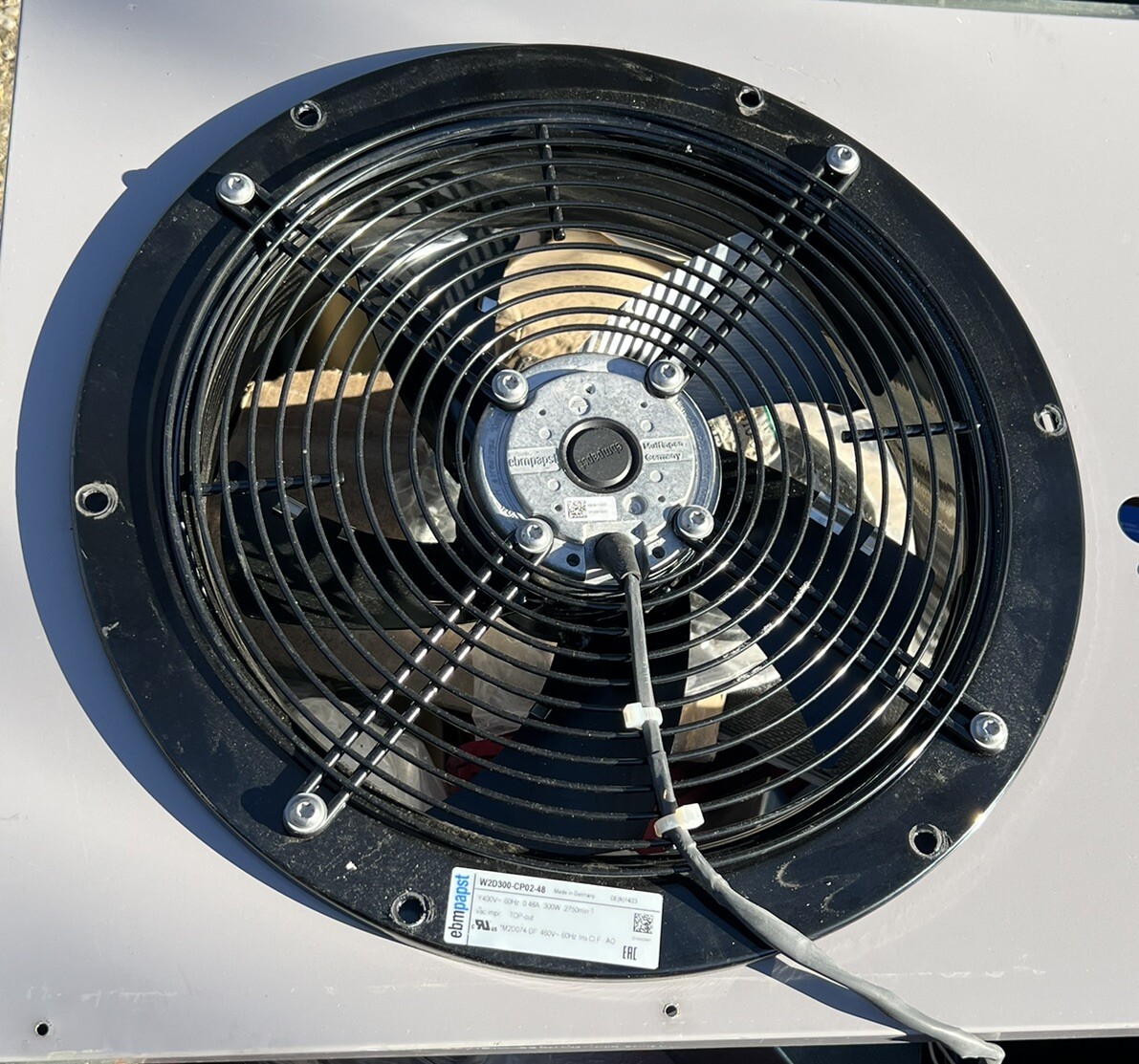 ebm-papst W2D300-CP02-48 Cooling Fan W Grate Y400v 60hz .48a 300w 2750min Top Ou