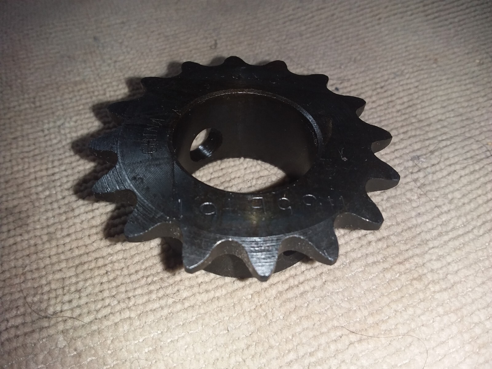 H35B16-1″ 1 Inch Shaft Round Bore Sprocket # 35 Roller Chain 16 Tooth