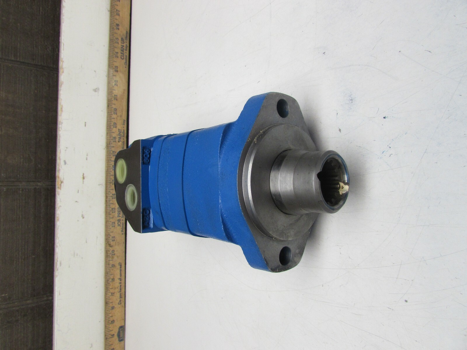 EATON CHAR-LYNN 2TH08AS2S-E 3236, HYDRAULIC MOTOR, NEW! MAKE OFFER!