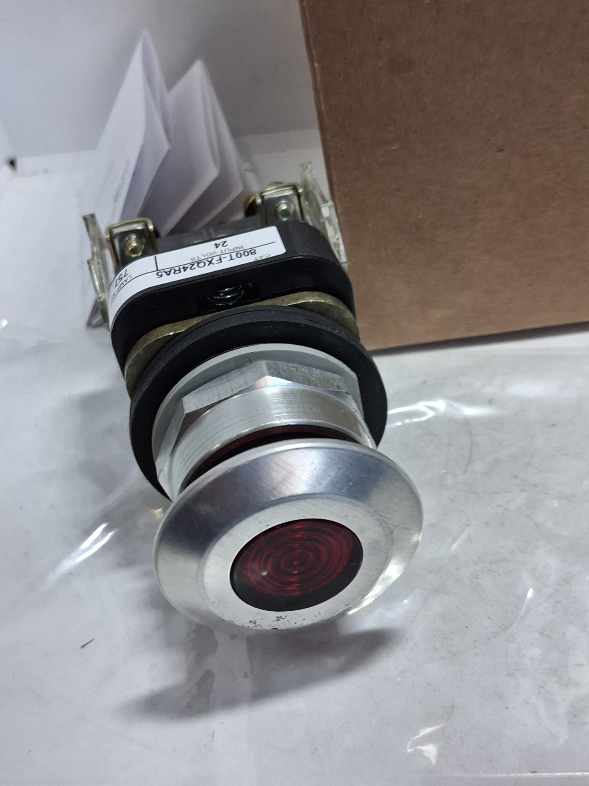 ALLEN BRADLEY 800T-FXQ24RA5 PUSH PULL 2 POS ILL RED 24VAC/DC 2NCLB SERIES T