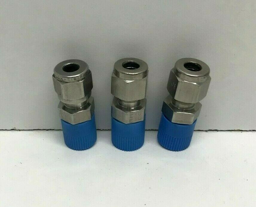 LOT OF (3) NOS! PARKER 1/4″ TUBE OD X 1/4″ MNPT SS MALE CONNECTORS 4MSC4N