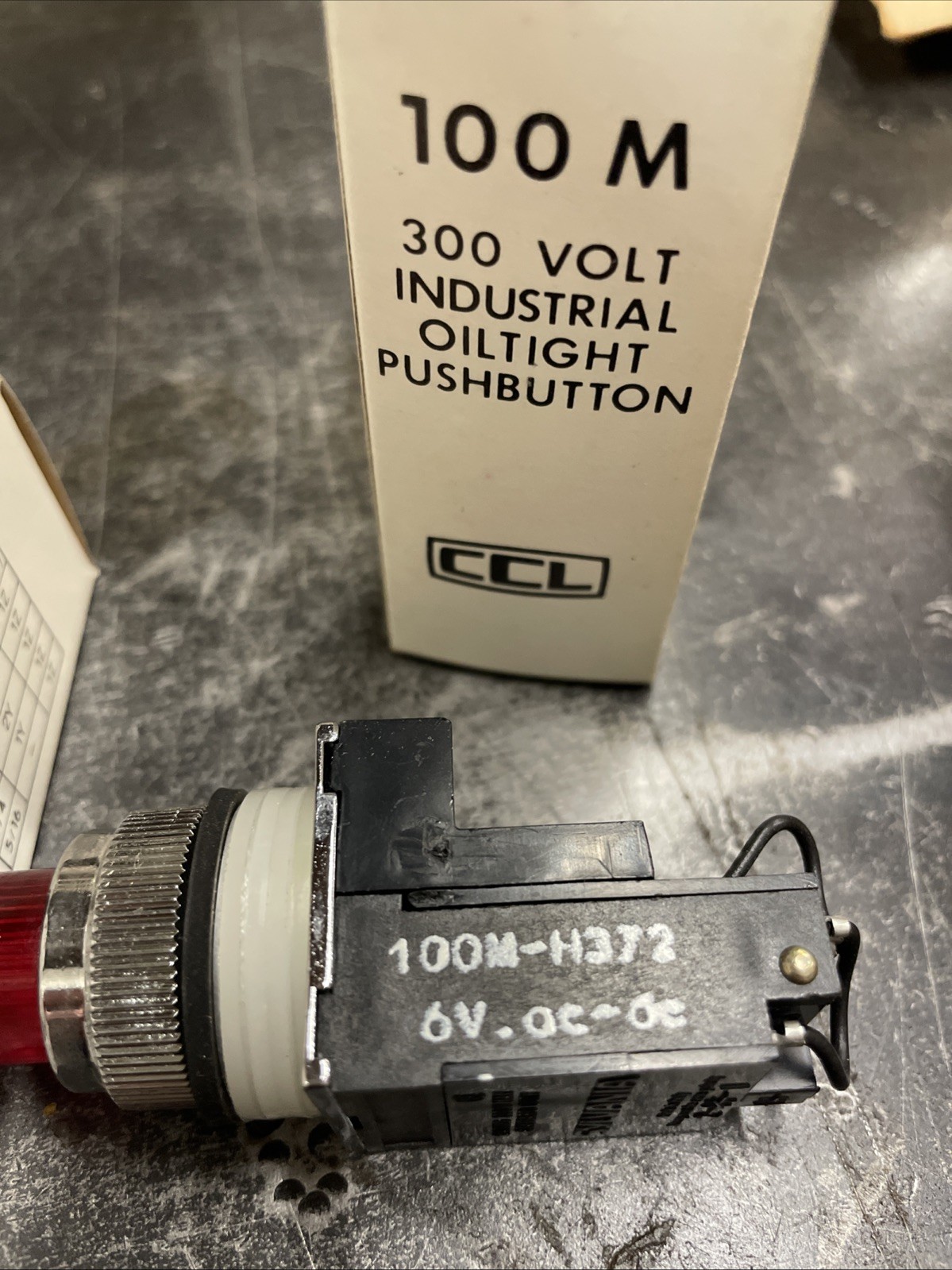 Lot of 3 New Vintage Sylvania 100M-H372 Illuminated Red 300V Industrial Oiltight