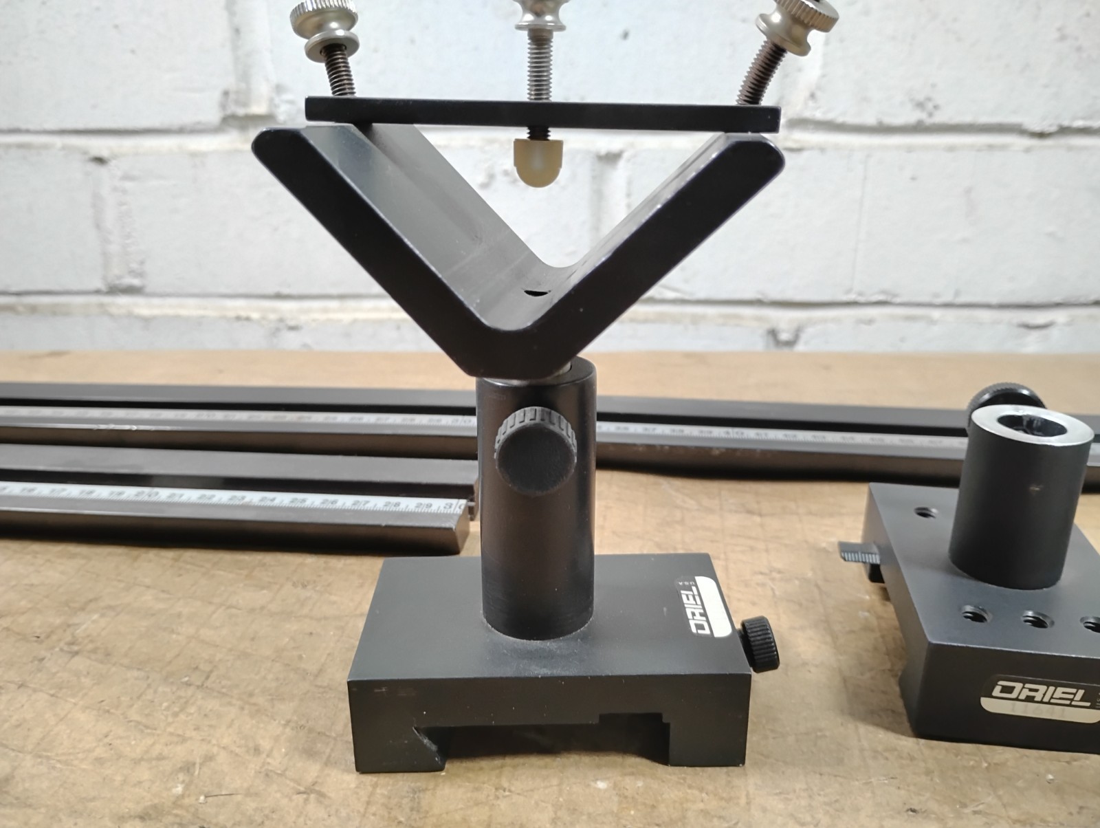 Oriel Optical Rails with Carriers – 11502 11522 11641 11670 13860