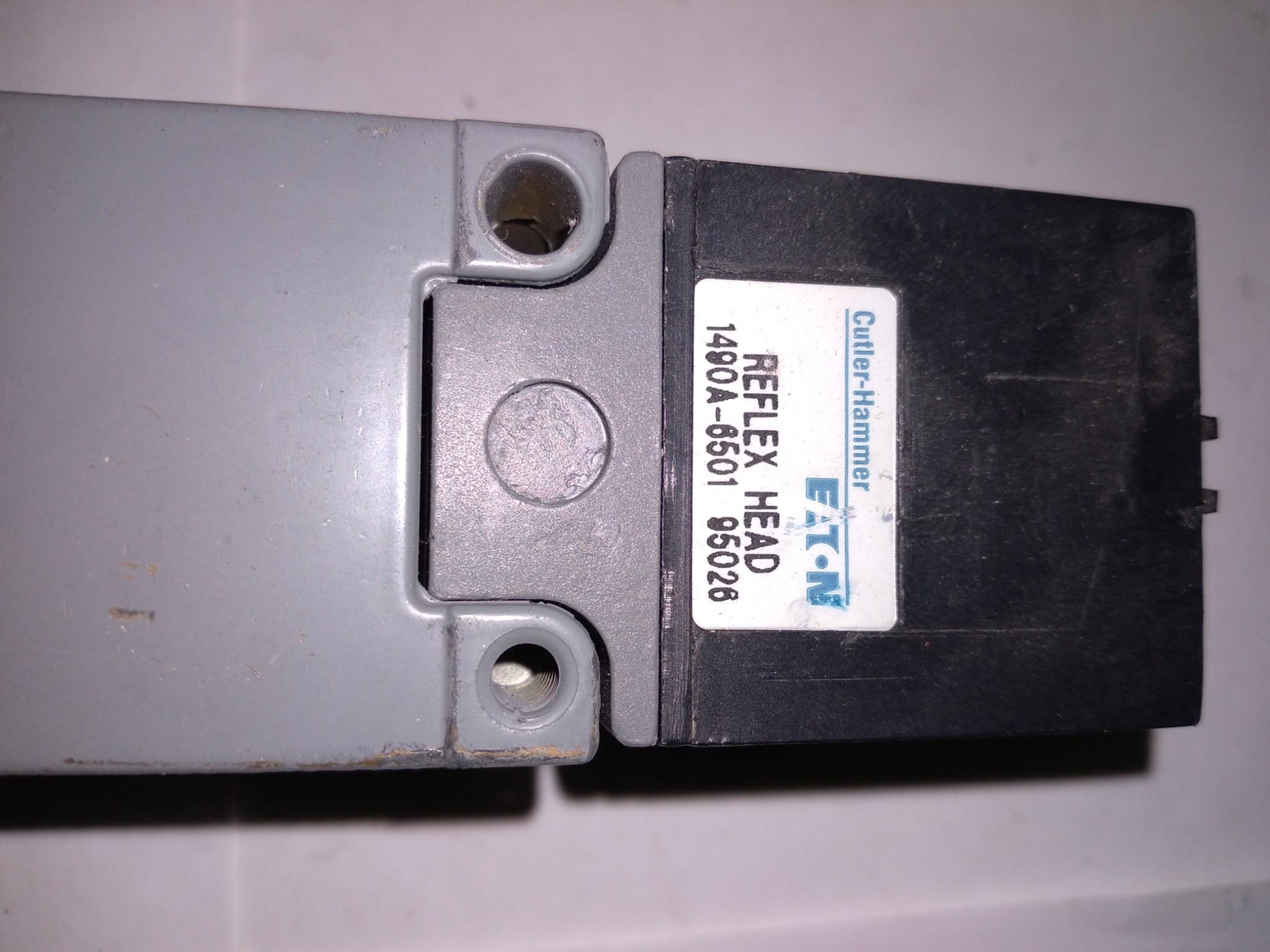 CUTLER-HAMMER EATON REFLEX HEAD 1490A-6501 95028 OPCON 8890A-6501 24-120VAC/VDC