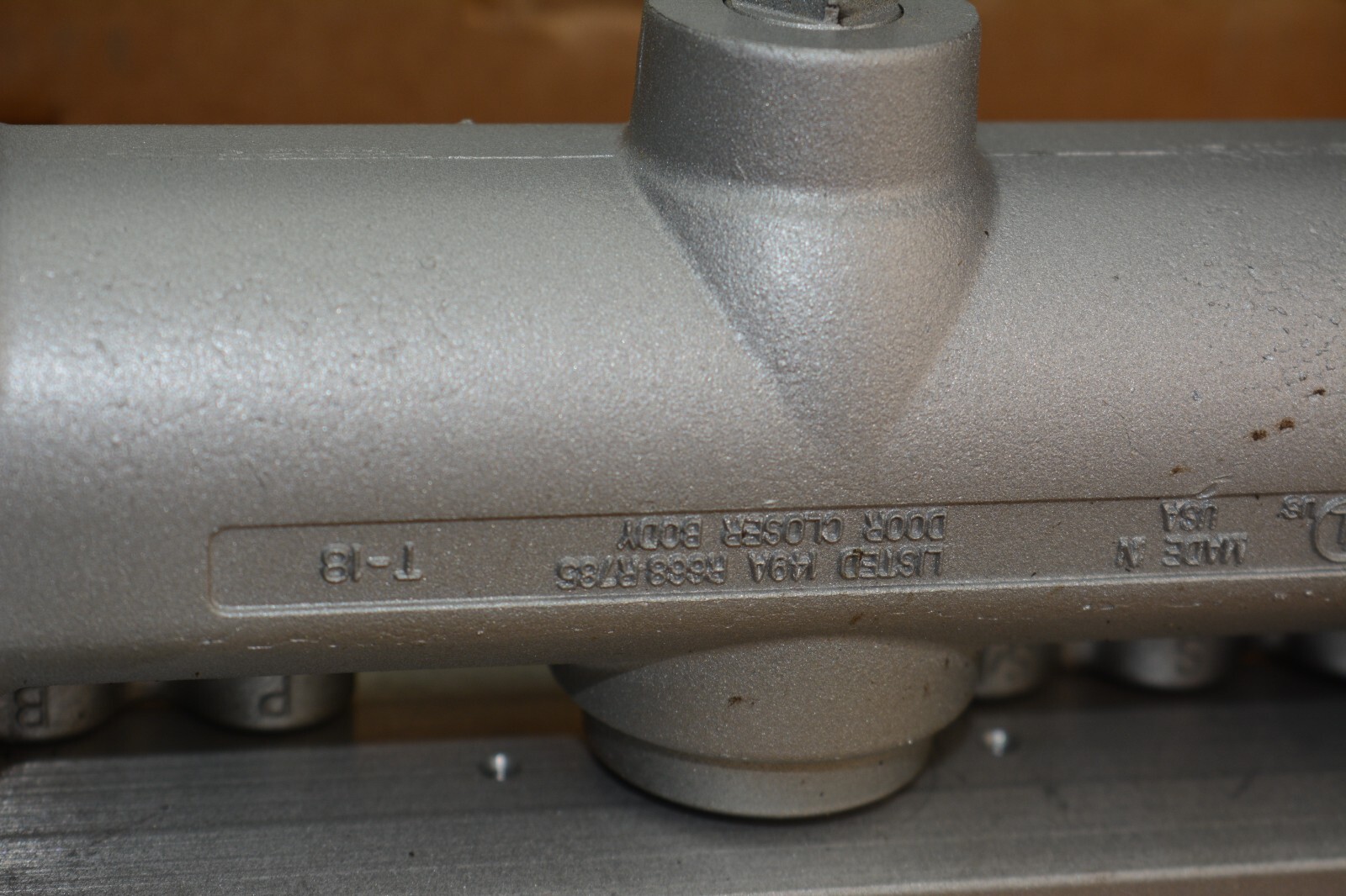 7905-689-RH Norton 7900 Series Overhead Concealed Closer Spring Size 5 in Alumi