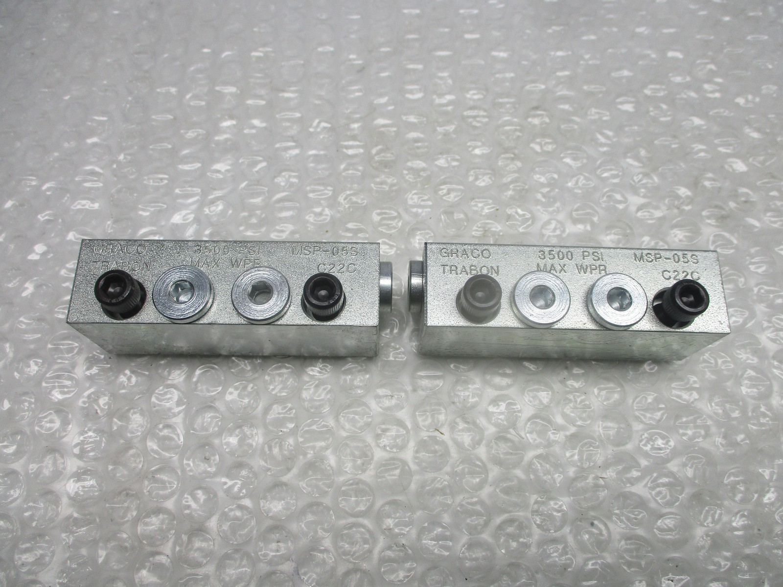GRACO TRABON MSP-05S DIVIDER VALVE LOT OF 2 NSNP
