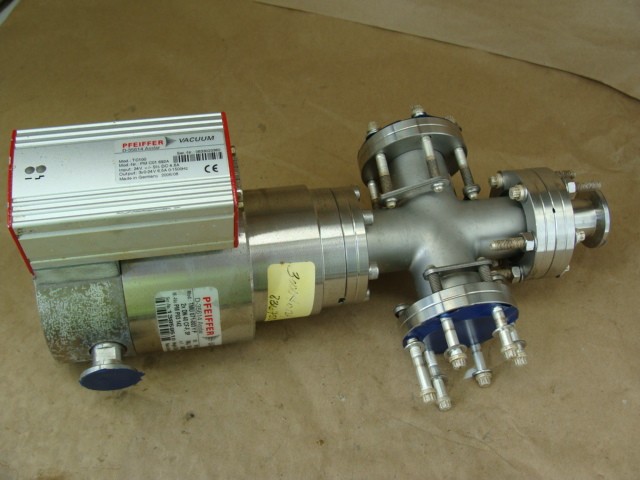 PFEIFFER TURBO PUMP D-35614 ASSLAR TMU 071-003 VACUUM PUMP D-35614 ASSLAR TC100