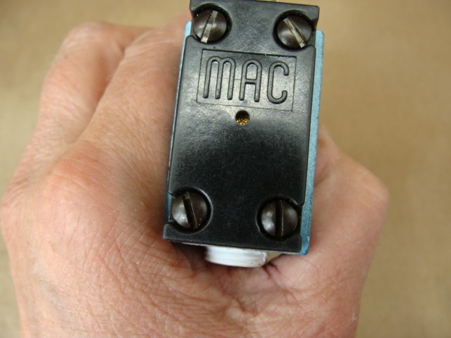 MAC SOLENOID VALVE 812C-PM-501JC-112 150PSI WITH MAC PME-501C VALVE 24VDC