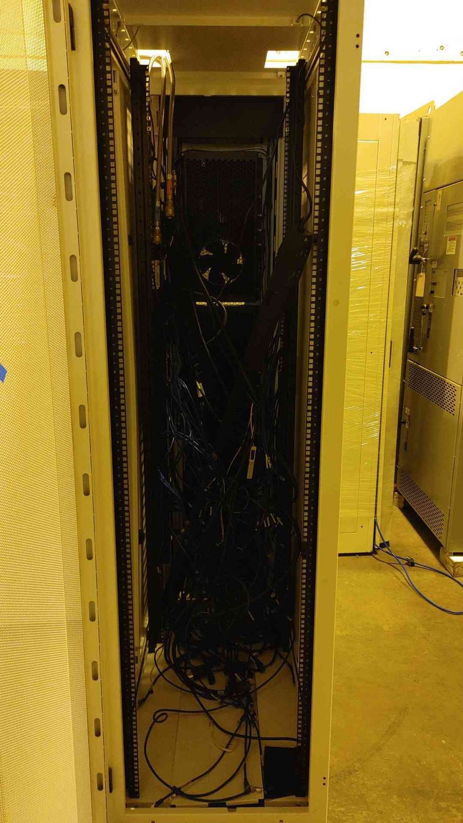 42U Ortronics OptiCool Server Rack Fully Enclosed w/ Cooling OR-LXO4724455-5000