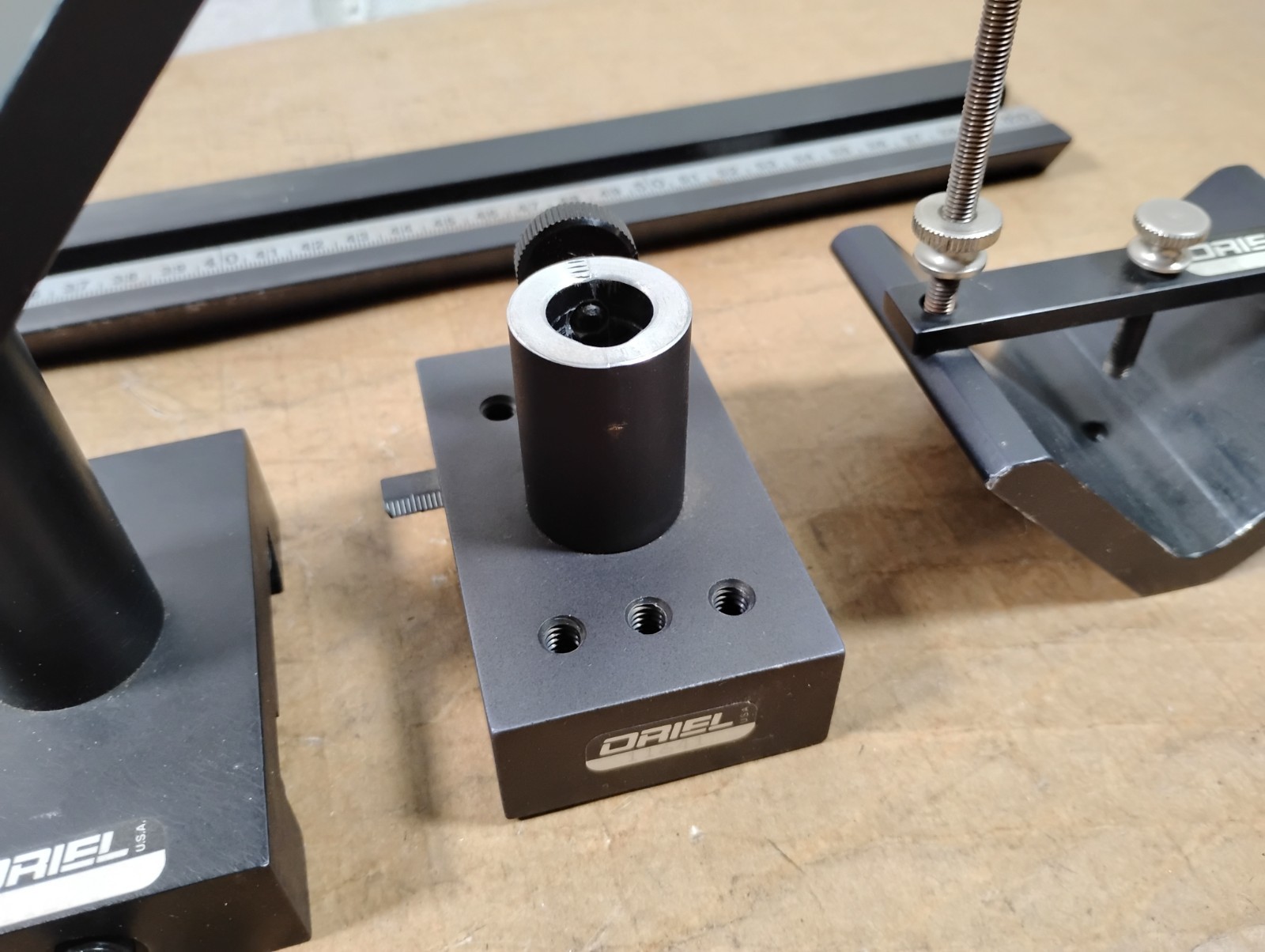 Oriel Optical Rails with Carriers – 11502 11522 11641 11670 13860