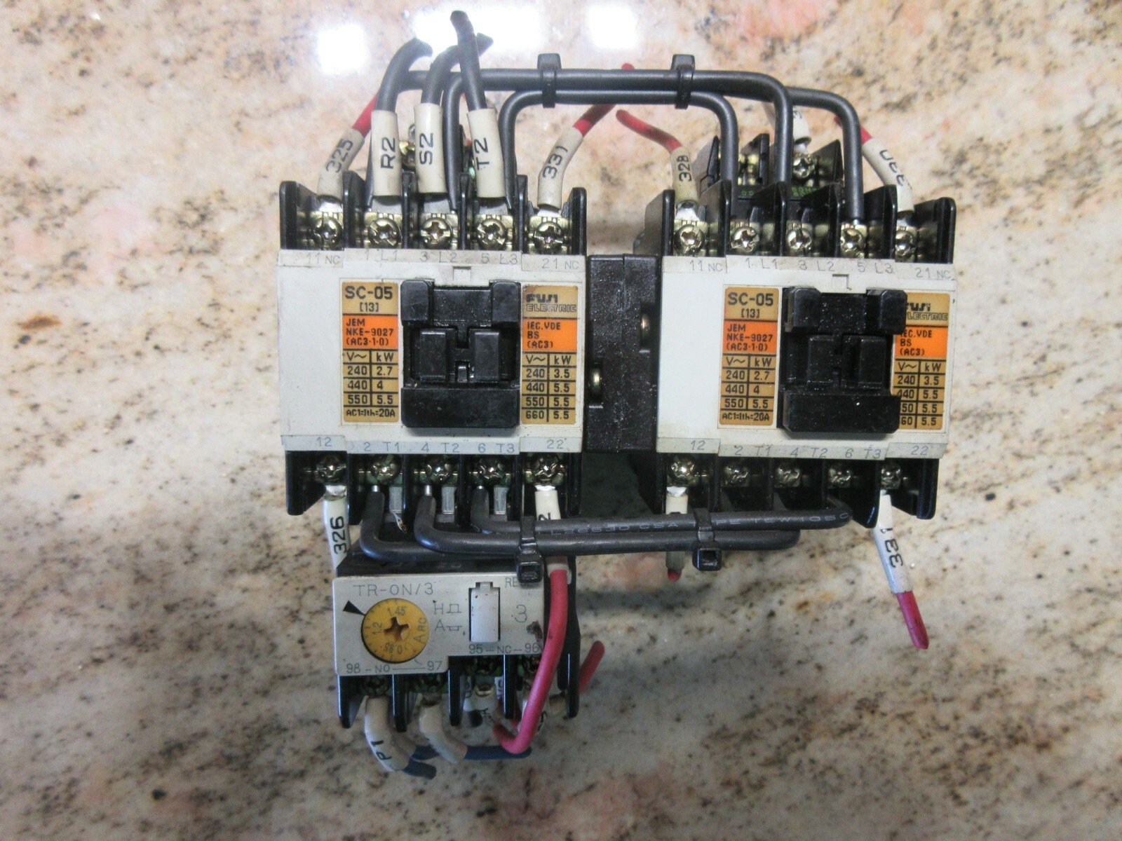 FUJI ELECTRIC CONTACTOR SC-05 [13] TR-ON/3 98-97 ROFIN SINAR BAASEL LASER