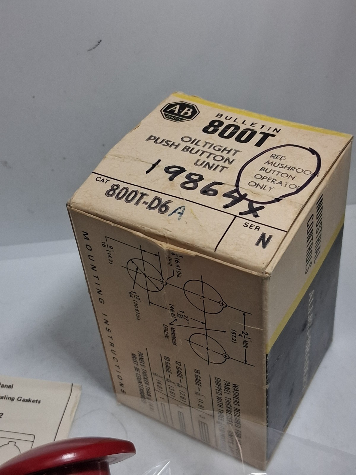 ALLEN BRADLEY 800T-D6A PUSHBUTTON RED MUSHROOM HEAD 1NO/1NC SERIES N NIB