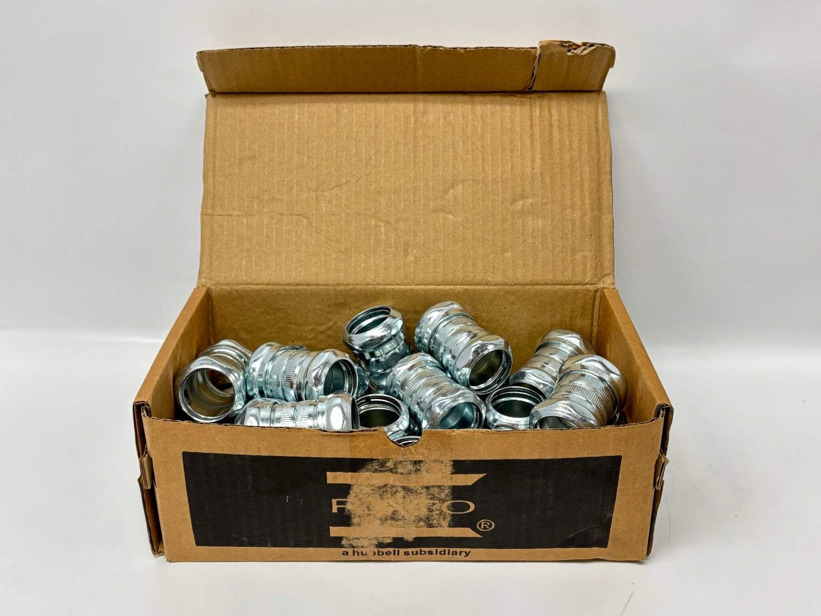 25 PK RACO 2924RT 1″ EMT Raintight Compression Coupling, Steel