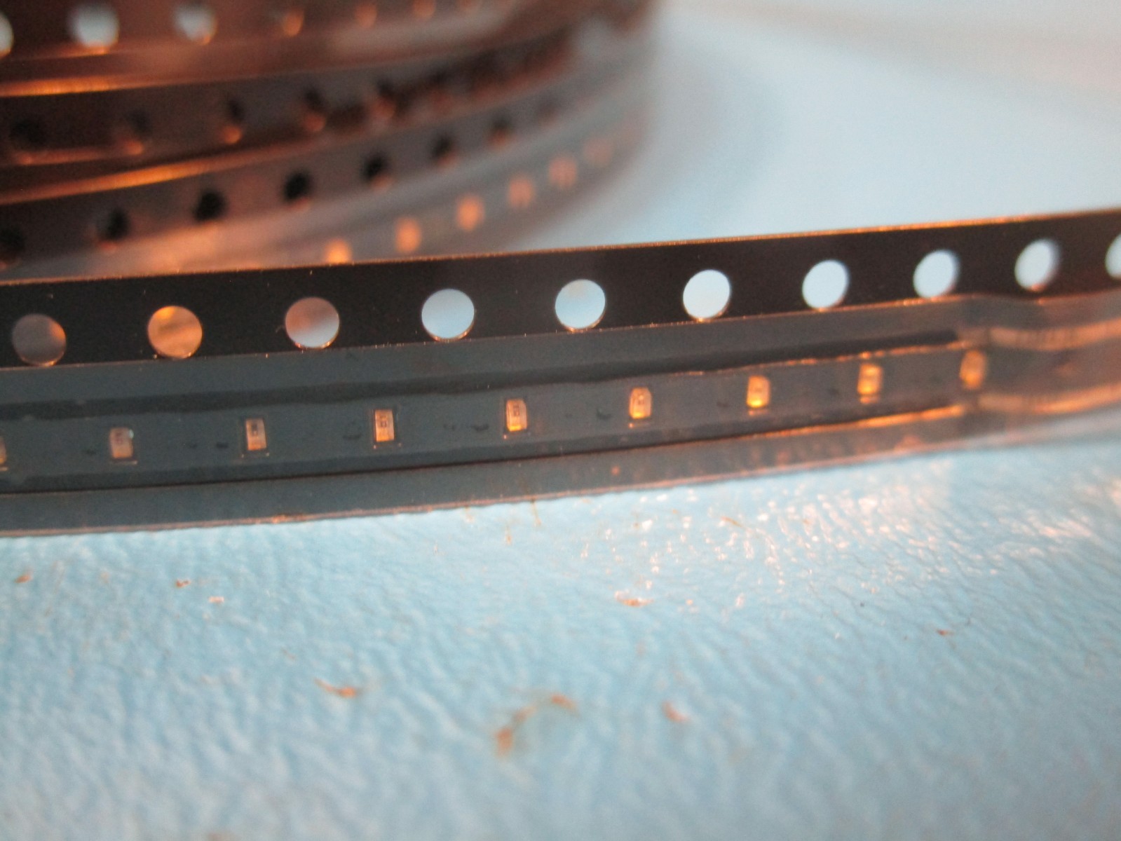 LOT OF 900 Sun LED, XZMYK68W-2, LED YELLOW CLEAR CHIP SMD