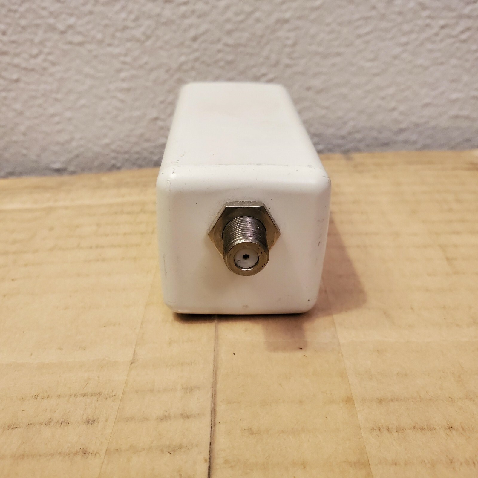 NEW JAPAN RADIO NJR2744HLK LNB Low Noise Block Down Converter