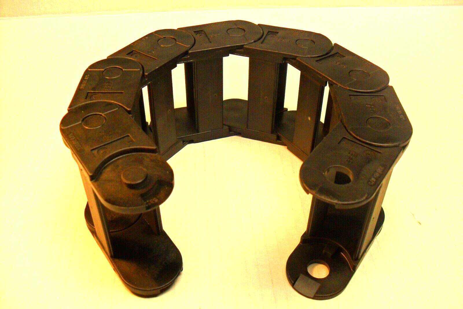 igus 200.05.075 – Energy Chain – 8 pcs. – 15″ – New
