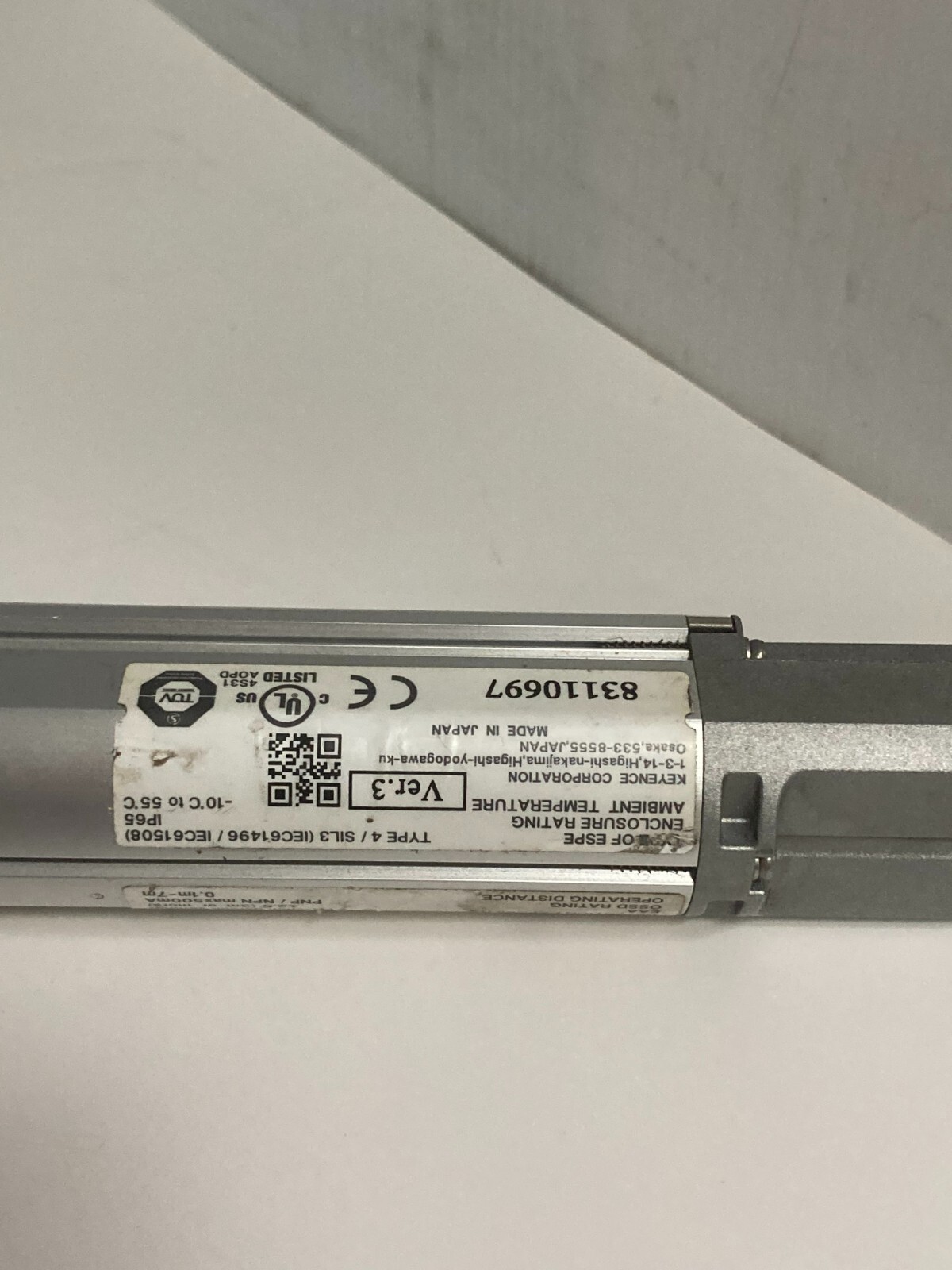 KEYENCE SL-V71F SAFETY LIGHT CURTAIN TRANSMITER 24VDC 15.7MS RESPONSE TIME