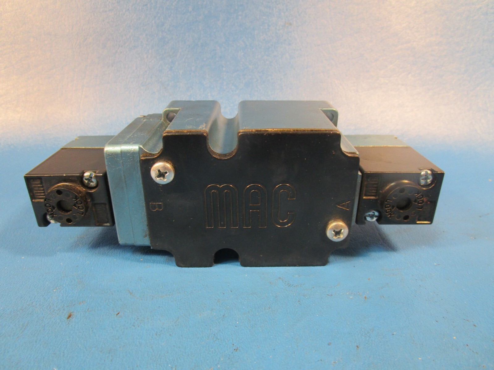 USED MAC 6321D-000-PM-501DA SOLENOID VALVE; 4-WAY; 0-150PSI; 110/120VAC; 50/60HZ