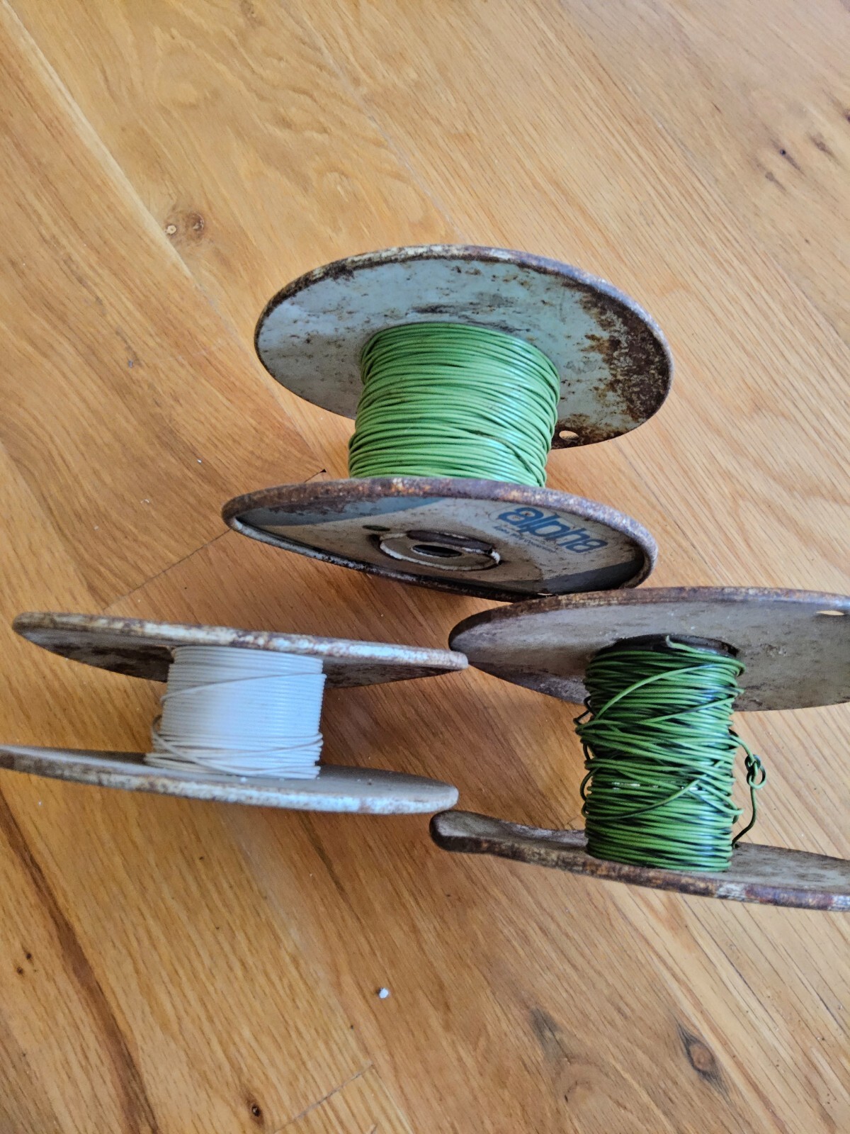 3 Spools ALPHA WIRE Hook-Up Wire 24 and 22 mil 1550 and 1551 on metal spools