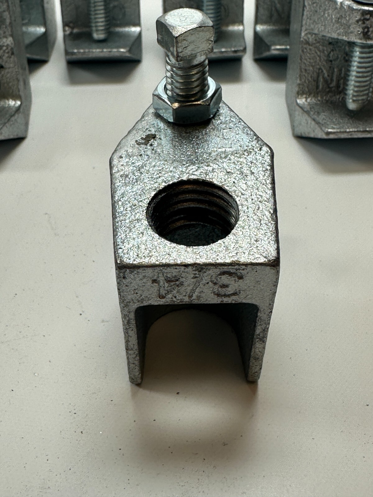 3/4″ CHN E62 3/4-10 Beam Clamps Electro Galvanized 7/8″ Opening (Lot of 12) NEW