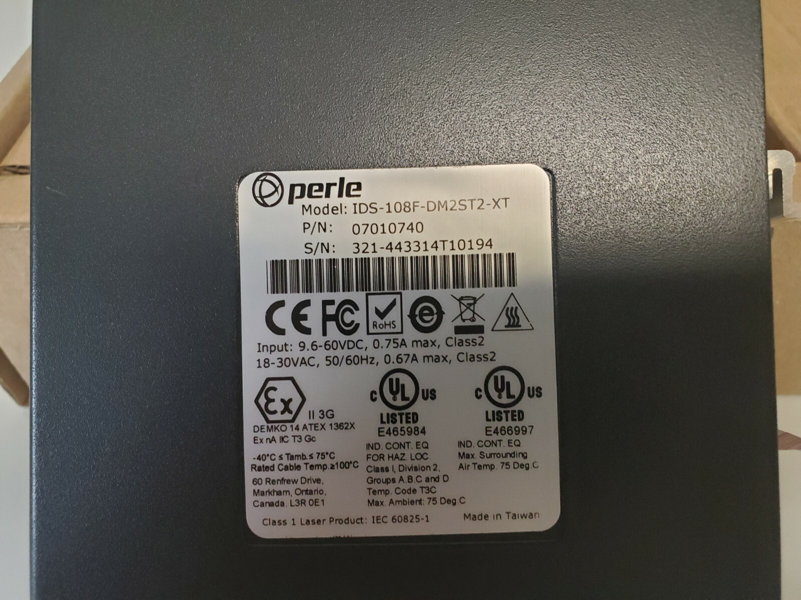 NEW IN BOX! PERLE INDUSTRIAL ETHERNET SWITCH 07010740 IDS-108F-DM2ST2-XT