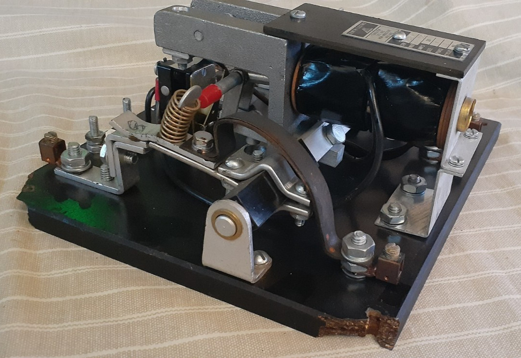 Zenith model MH-33 Ser T5214 3-Phase 30Amp Industrial Protection Relay
