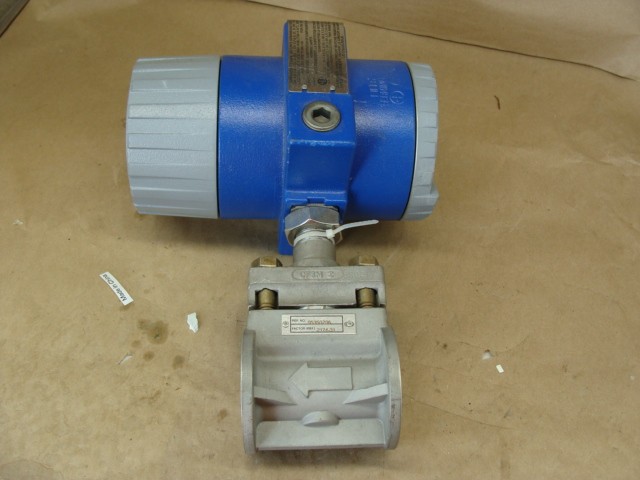 FOXBORO I/A SERIES VORTEX FLOWMETER MODEL 83 W-T01S1SSTJA 12.5-42VDC CF8M