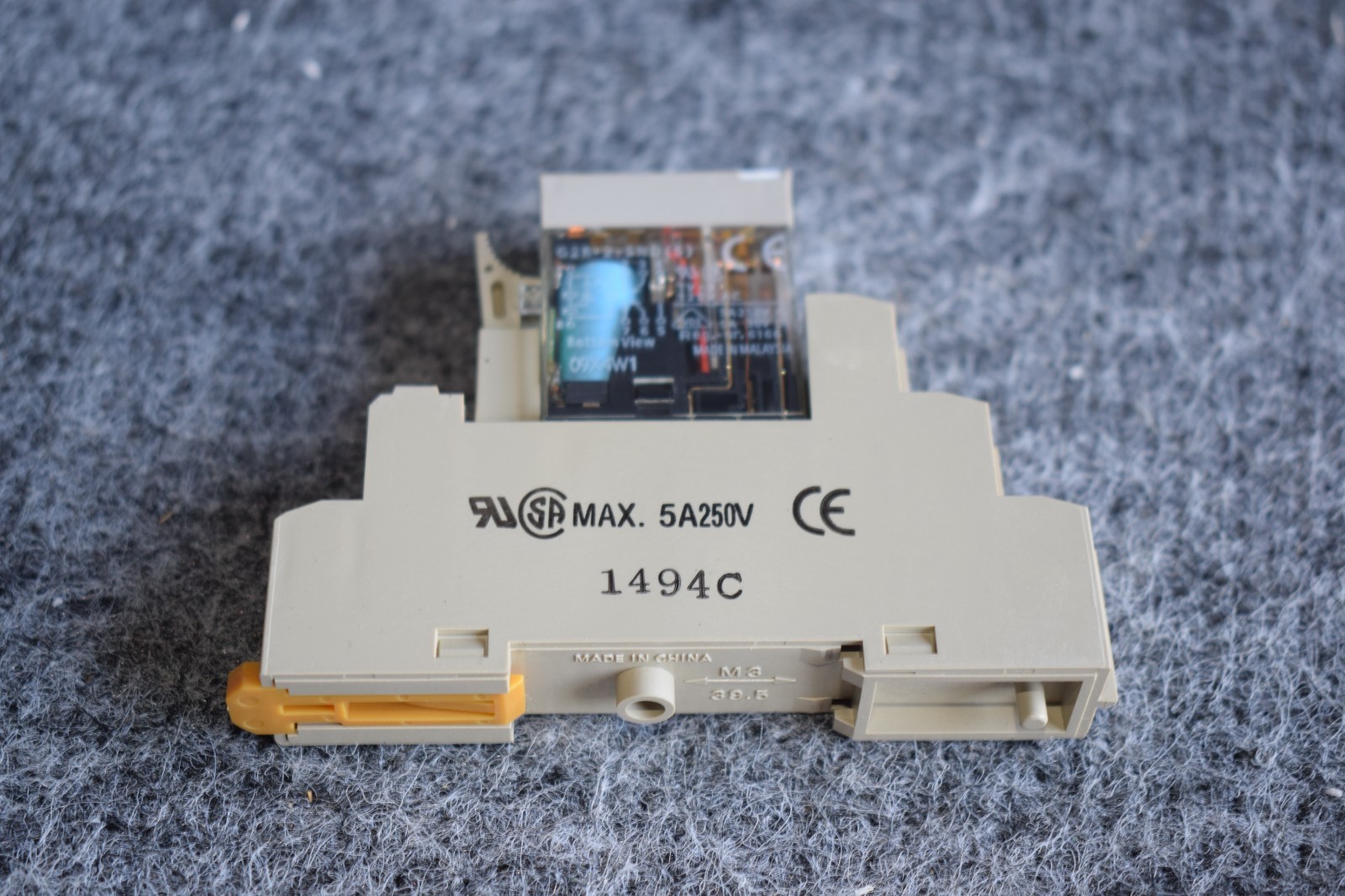 Omron G2R-2-SND(S) w/ BASE 1494C #214955-R1*B34