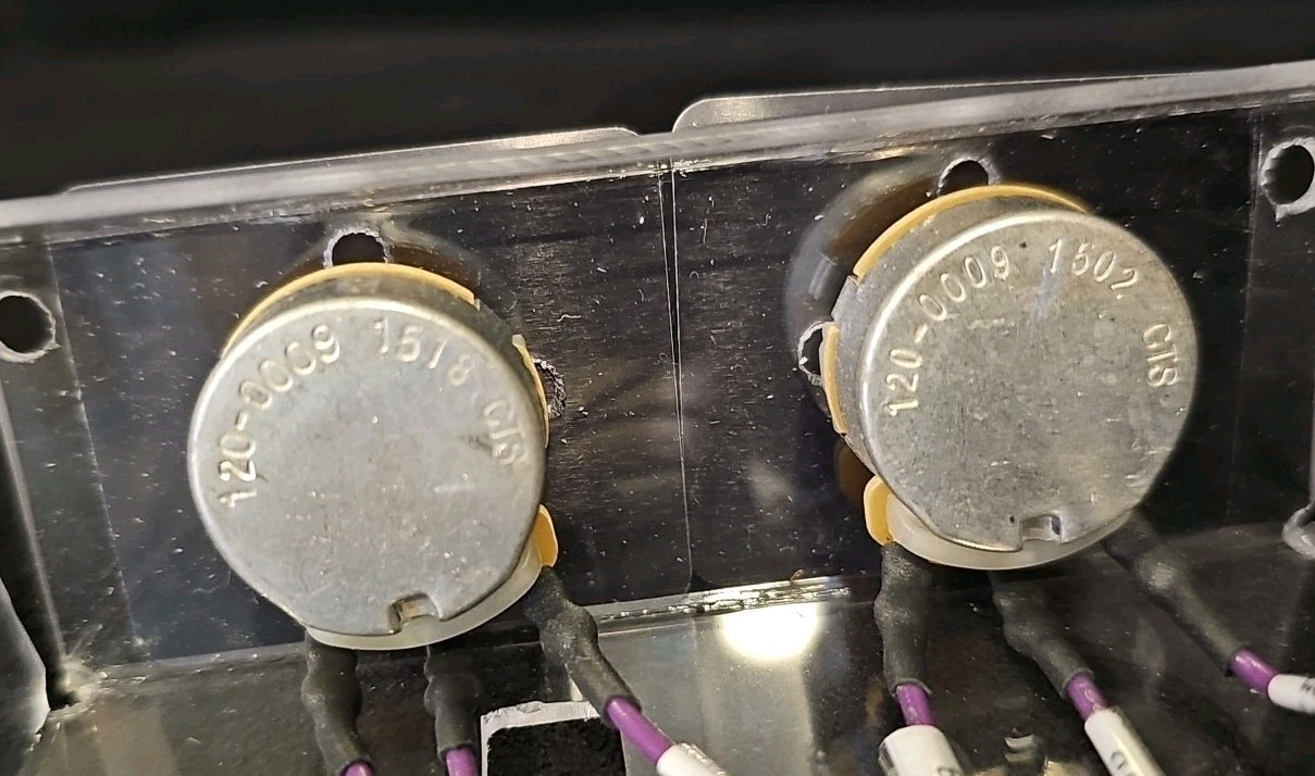 Lot Of 2 CTS 120-0009 Potentiometers With Knobs- Free Shipping