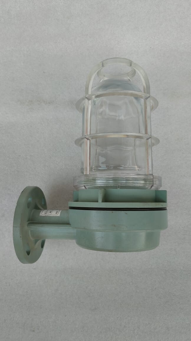 WB-2B MARINE WALL LIGHT 220V 60W IP56 LOT OF 2